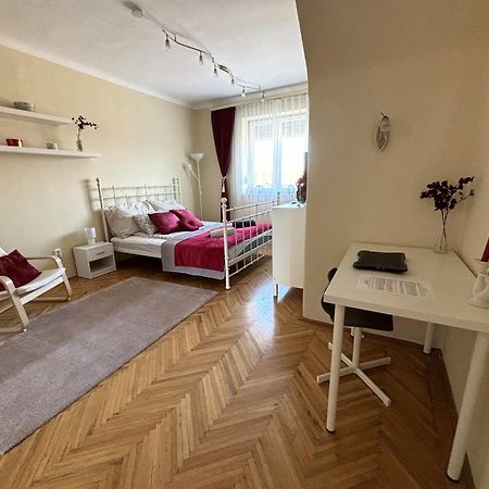 Downtown Hideaway Apartman Будапеща Екстериор снимка