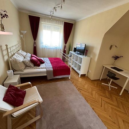 Downtown Hideaway Apartman Будапеща Екстериор снимка