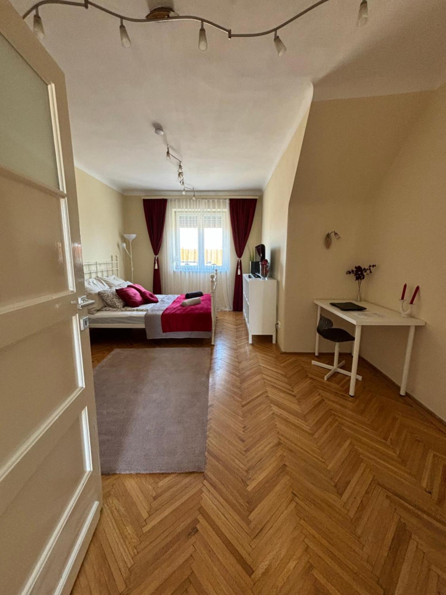Downtown Hideaway Apartman Будапеща Екстериор снимка