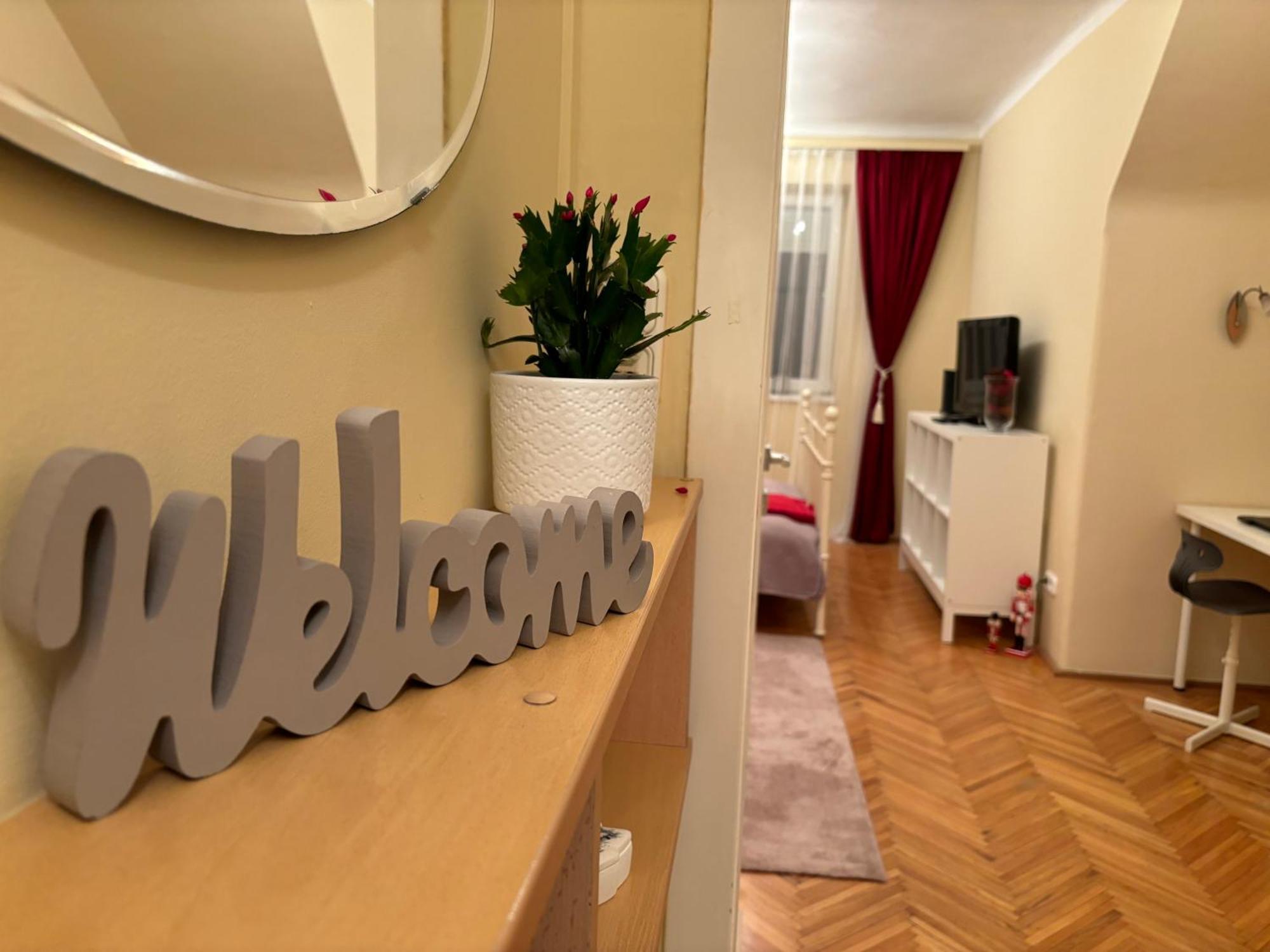 Downtown Hideaway Apartman Будапеща Екстериор снимка