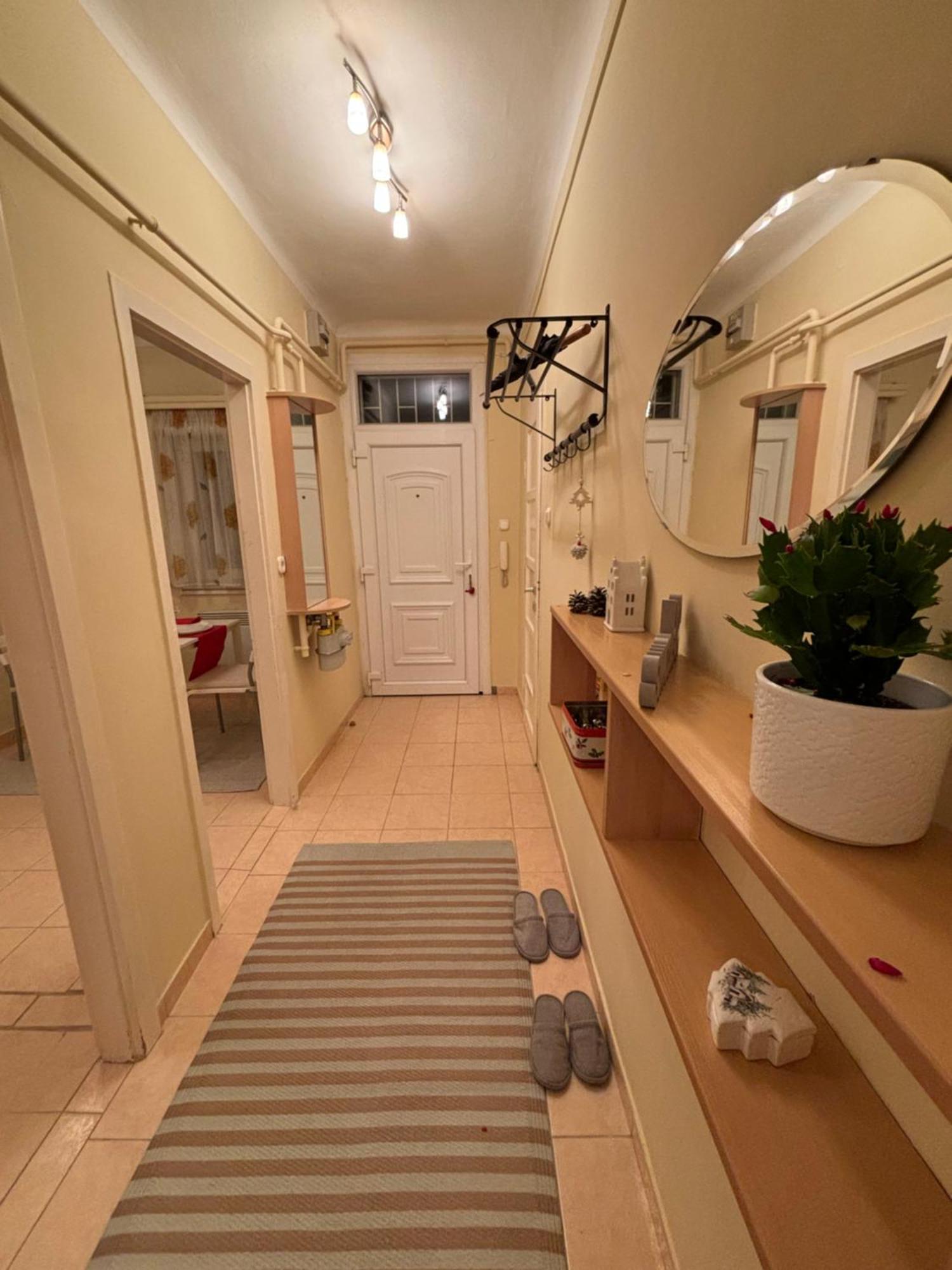 Downtown Hideaway Apartman Будапеща Екстериор снимка