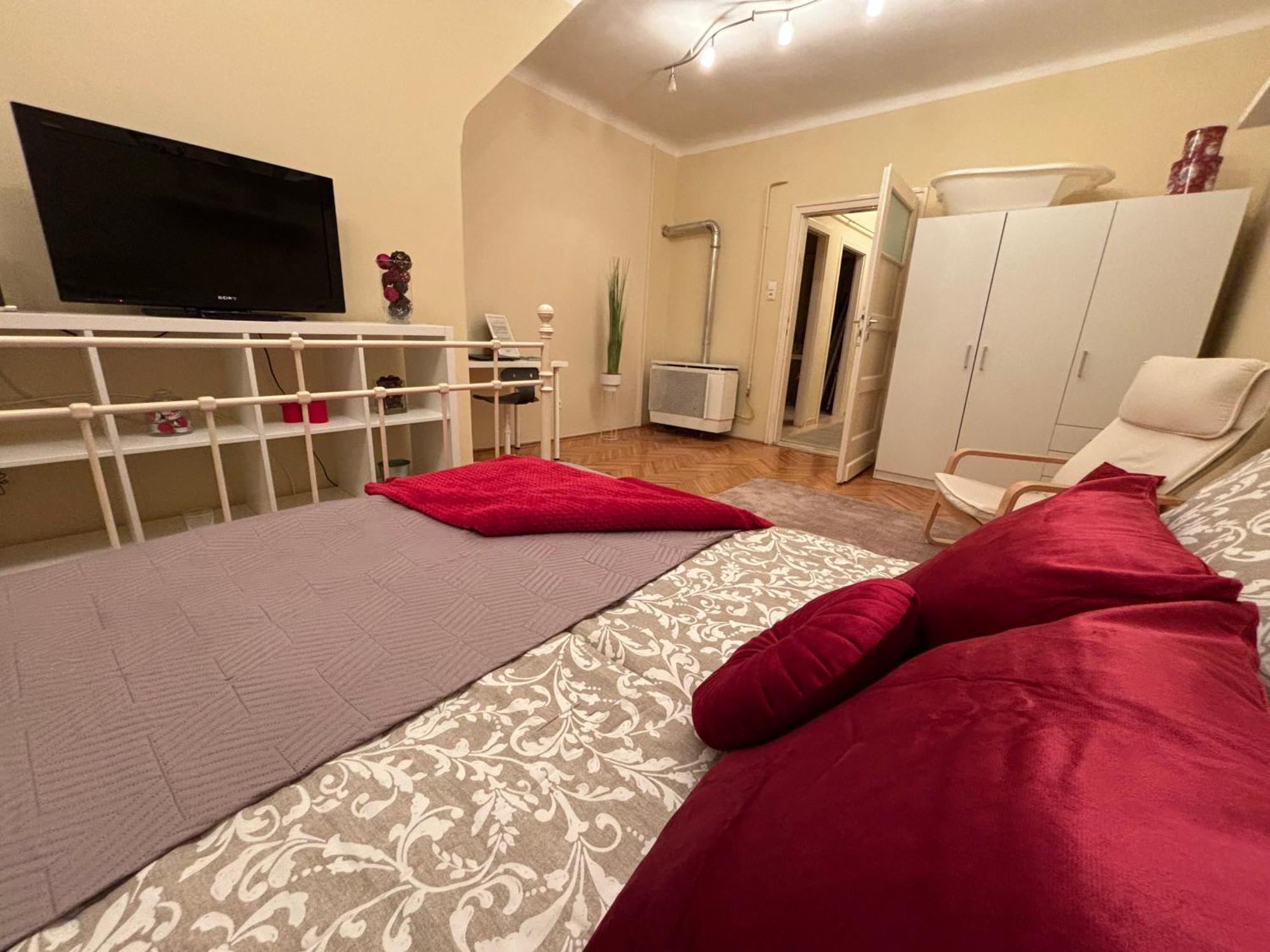 Downtown Hideaway Apartman Будапеща Екстериор снимка